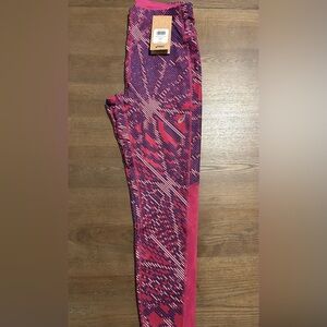 Pink and purple ASICS capri leggings #leggings